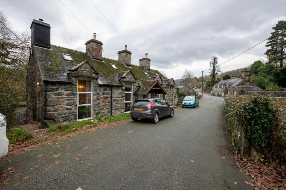 Cheerful 2 Bedroom With Garden Holiday home Llanelltyd