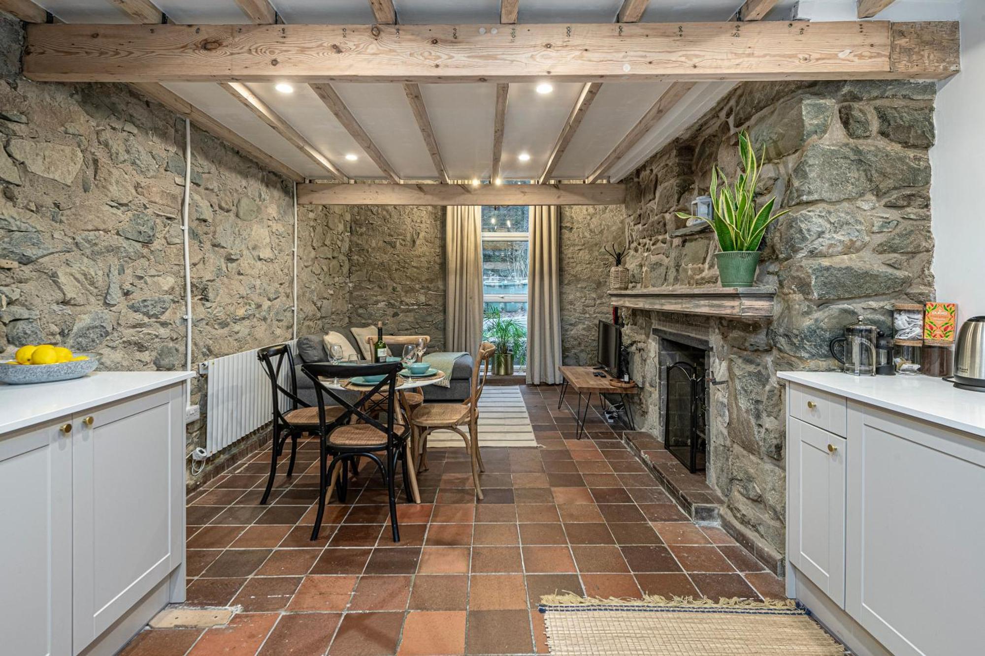 Cheerful 2 Bedroom With Garden Llanelltyd