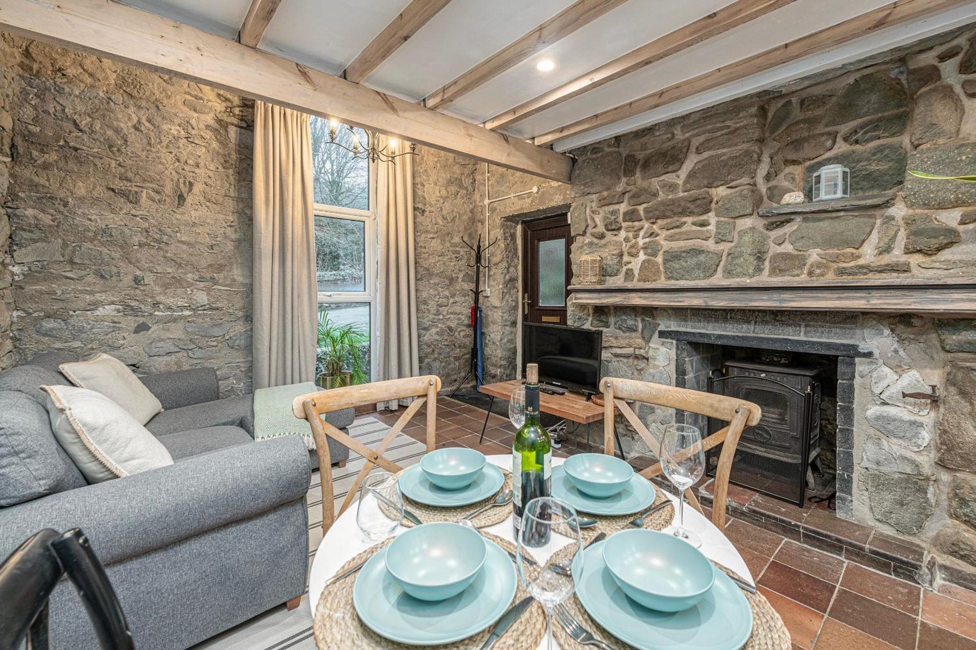 Cheerful 2 Bedroom With Garden Llanelltyd